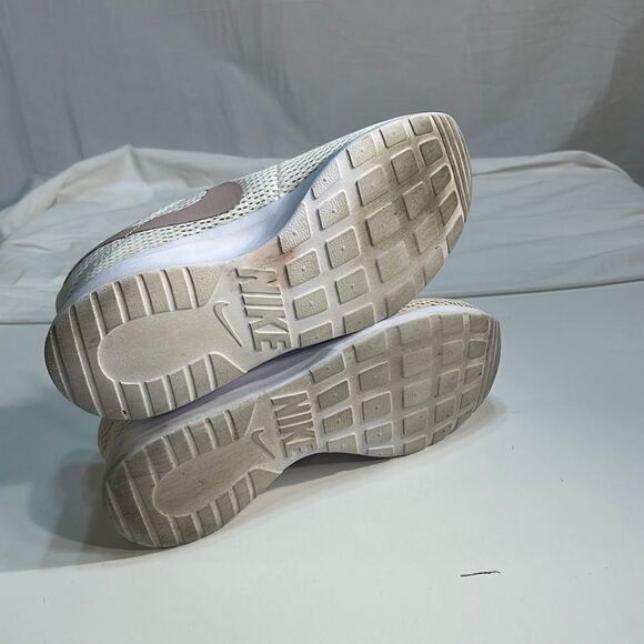 Nike athletic sneakers‎ - Picture 8 of 9